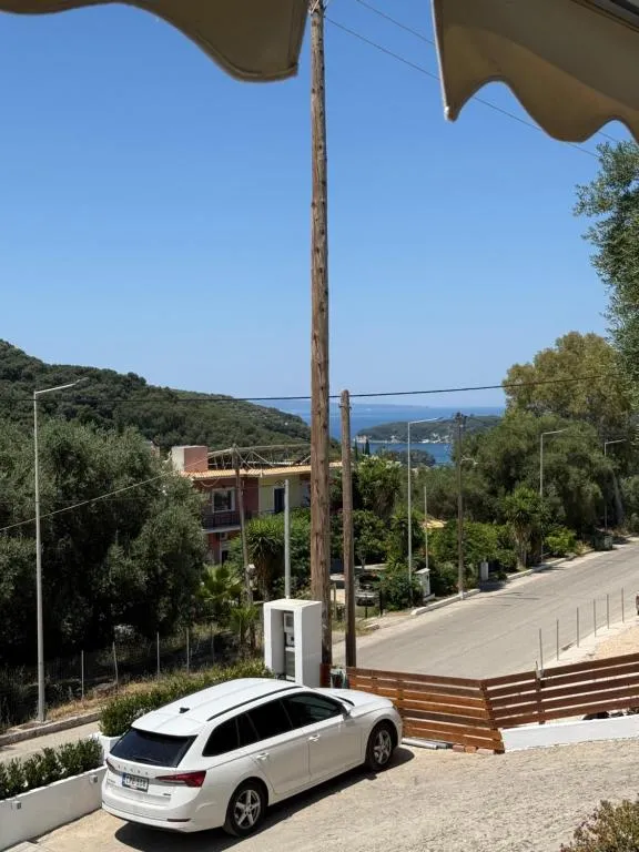 Triple Room with Garden View — Kiperi Exclusive (2)
