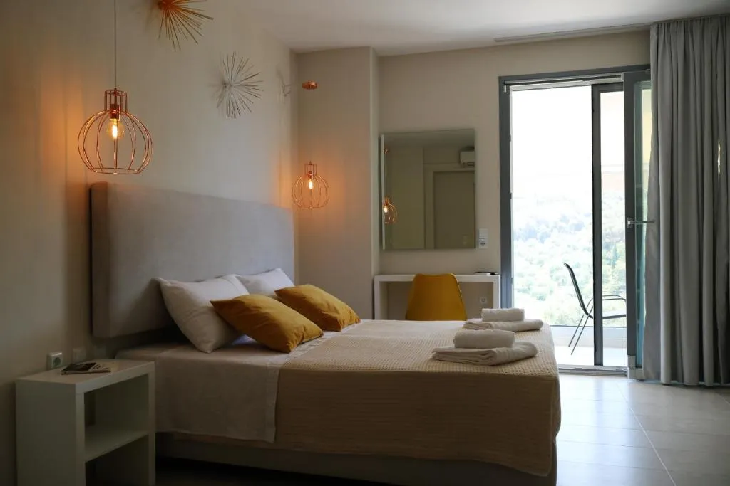Deluxe Double Room with Sea View — Kiperi Exclusive (1)